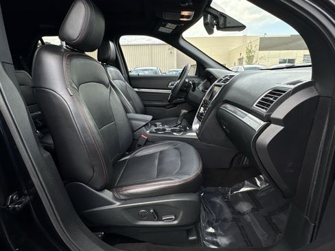 Used 2018 Ford Explorer Sport w/ Equipment Group 401A AWD/4WD image 30