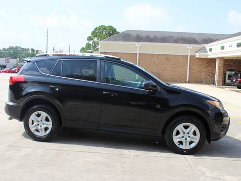 Used 2014 Toyota RAV4 LE FWD image 1