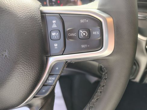 Certified 2025 RAM 2500 Big Horn AWD/4WD image 28