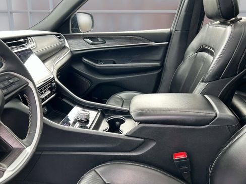 Used 2024 Jeep Grand Cherokee L Limited w/ Luxury Tech Group II image 26