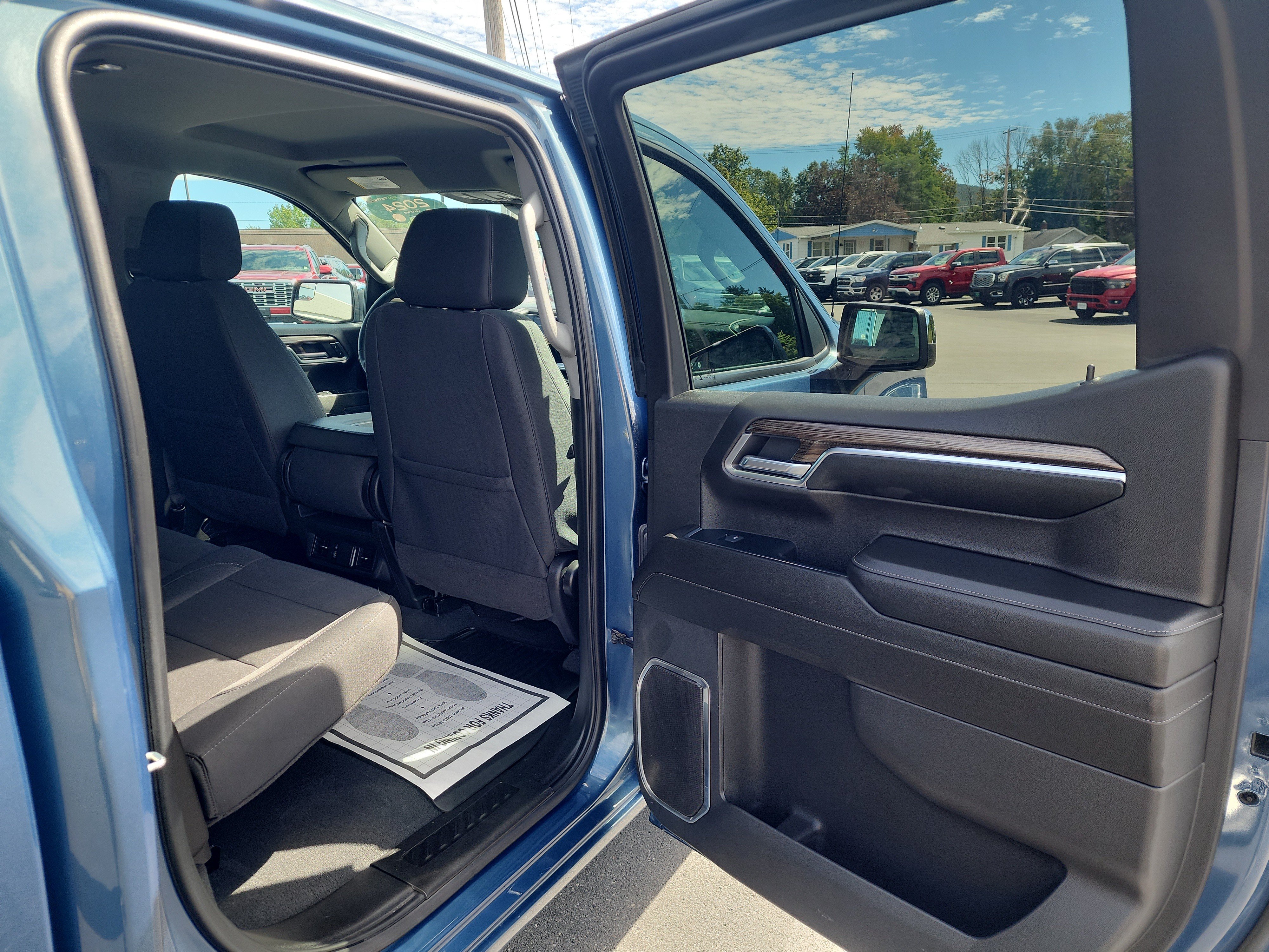 Certified 2024 Chevrolet Silverado 1500 LT AWD/4WD image 30