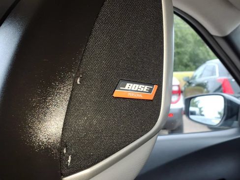 Used 2022 Nissan Kicks SR FWD image 12