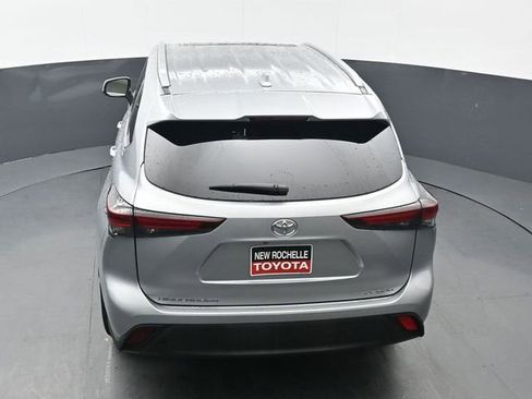 Certified 2024 Toyota Highlander XLE image 51