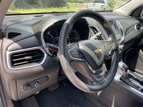 Used 2024 Chevrolet Equinox LT w/ LPO, Floor Liner Package FWD image 7