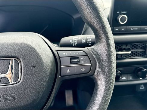 Used 2024 Honda HR-V LX image 9