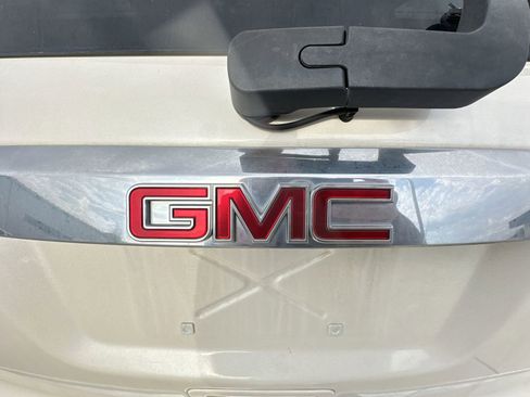 Used 2011 GMC Acadia Denali image 29