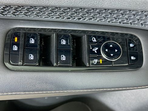 Used 2023 Nissan Ariya FWD image 15