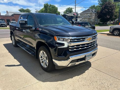 Used 2023 Chevrolet Silverado 1500 LTZ w/ LTZ Premium Package AWD/4WD image 4