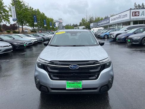 Used 2025 Subaru Forester Touring AWD/4WD image 3