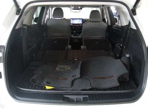 Used 2023 Toyota Highlander Bronze Edition image 24