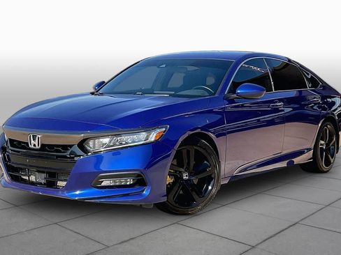 Used 2018 Honda Accord Sport image 2