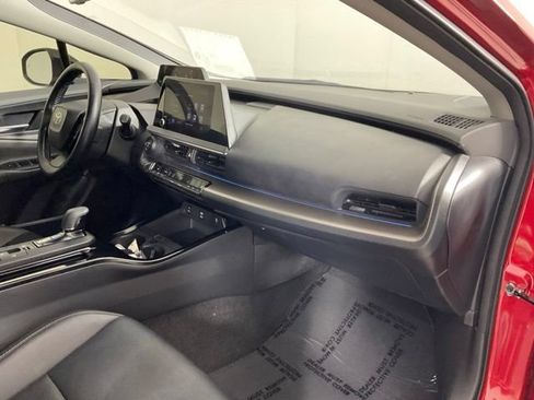 Used 2025 Toyota Prius XLE FWD image 28