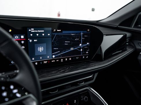 Used 2025 Audi Q5 Premium Plus w/ Premium Plus image 11