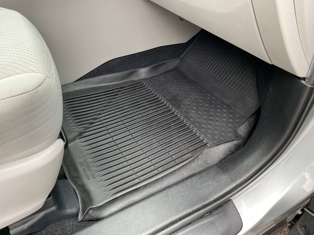 Used 2019 Toyota Highlander LE FWD image 42