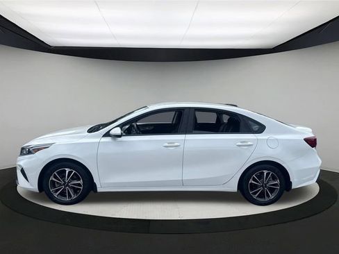 Used 2023 Kia Forte LXS image 9