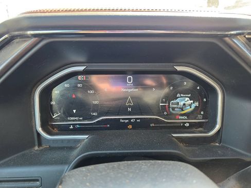 Used 2024 GMC Sierra 2500 AT4 w/ AT4 Preferred Package AWD/4WD image 8
