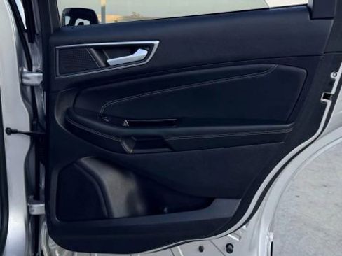 Used 2019 Ford Edge Titanium w/ Equipment Group 301A image 15