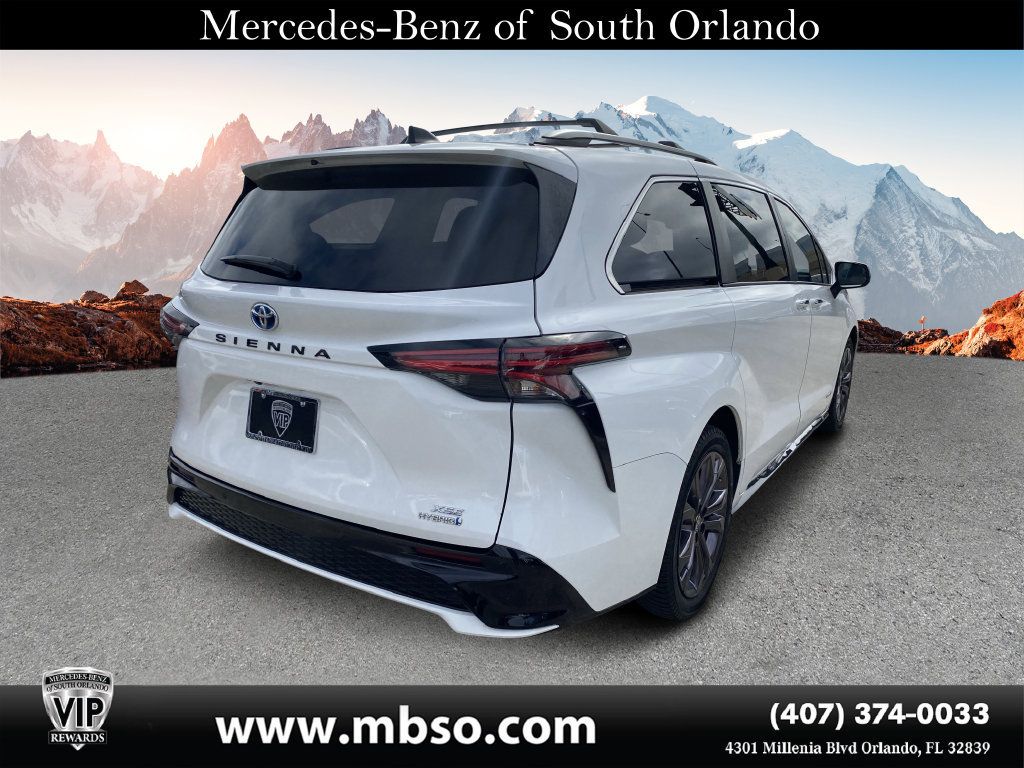 Used 2021 Toyota Sienna XSE FWD image 16