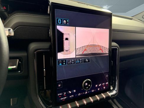 Used 2025 GMC Yukon AT4 Ultimate w/ LPO, Floor Liner Package AWD/4WD image 16