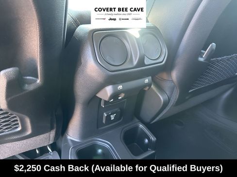 New 2025 Jeep Gladiator Sport image 22