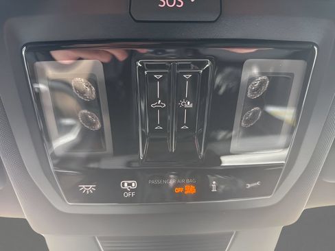 New 2026 Volkswagen Tiguan SE R-Line AWD/4WD image 18