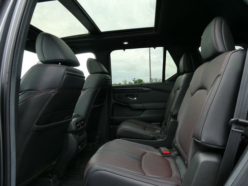 Used 2025 Honda Pilot Black Edition image 21