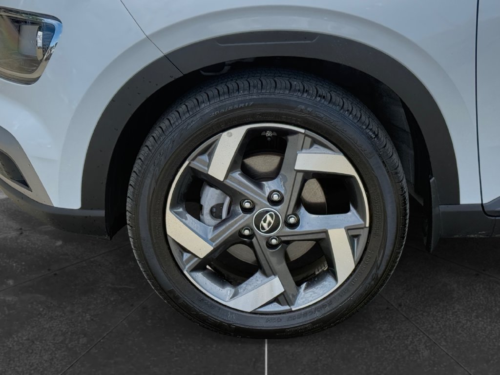 Certified 2026 Hyundai Venue SEL FWD image 12
