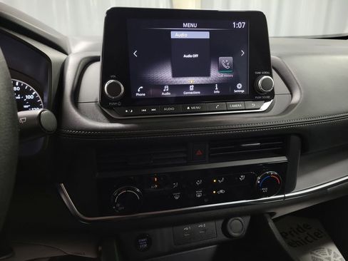 Used 2024 Nissan Rogue S image 14