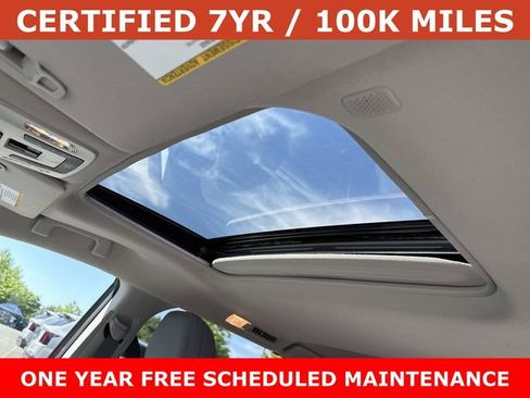 Used 2024 Toyota Sienna XLE w/ XLE Plus Package FWD image 16