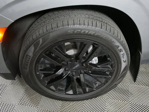 Used 2023 GMC Yukon Denali AWD/4WD image 12