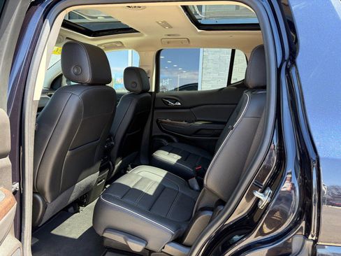 Used 2022 GMC Acadia Denali w/ Denali Ultimate Package AWD/4WD image 22