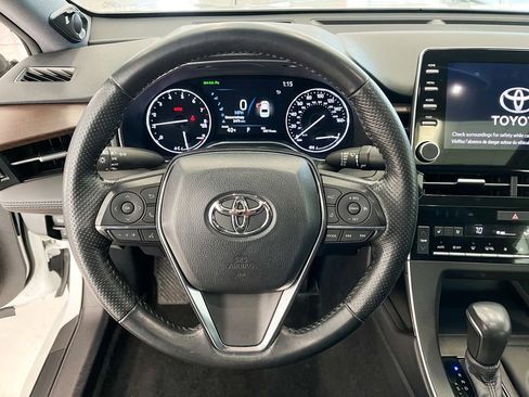 Used 2021 Toyota Avalon Limited image 19