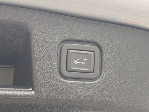 Used 2024 Chevrolet Blazer EV LT AWD/4WD image 19