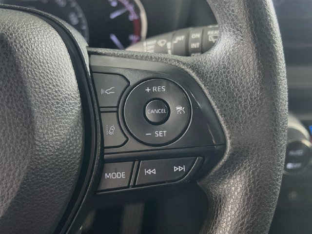 Used 2025 Toyota RAV4 XLE w/ Convenience Package FWD image 18