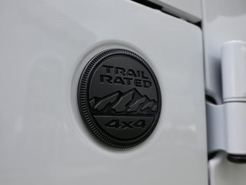 New 2025 Jeep Gladiator Sport image 8