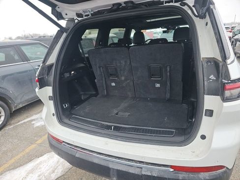 Used 2024 Jeep Grand Cherokee L Limited w/ Luxury Tech Group II image 15