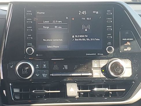 Used 2021 Toyota Highlander XLE image 27