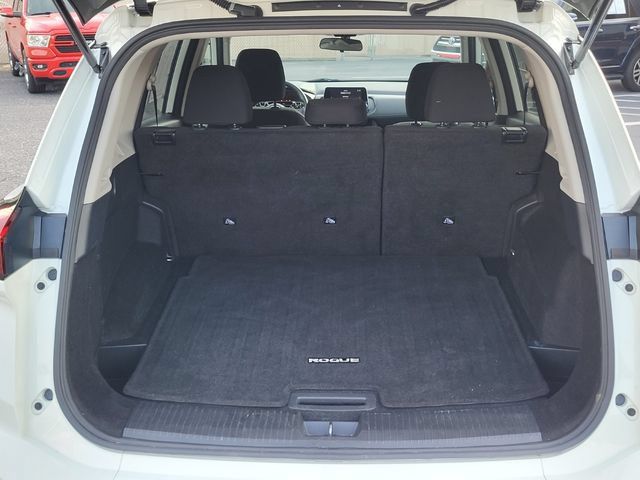 Used 2024 Nissan Rogue S FWD image 4