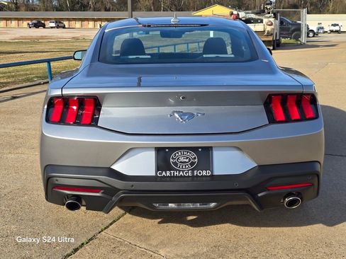 Used 2024 Ford Mustang Coupe image 4