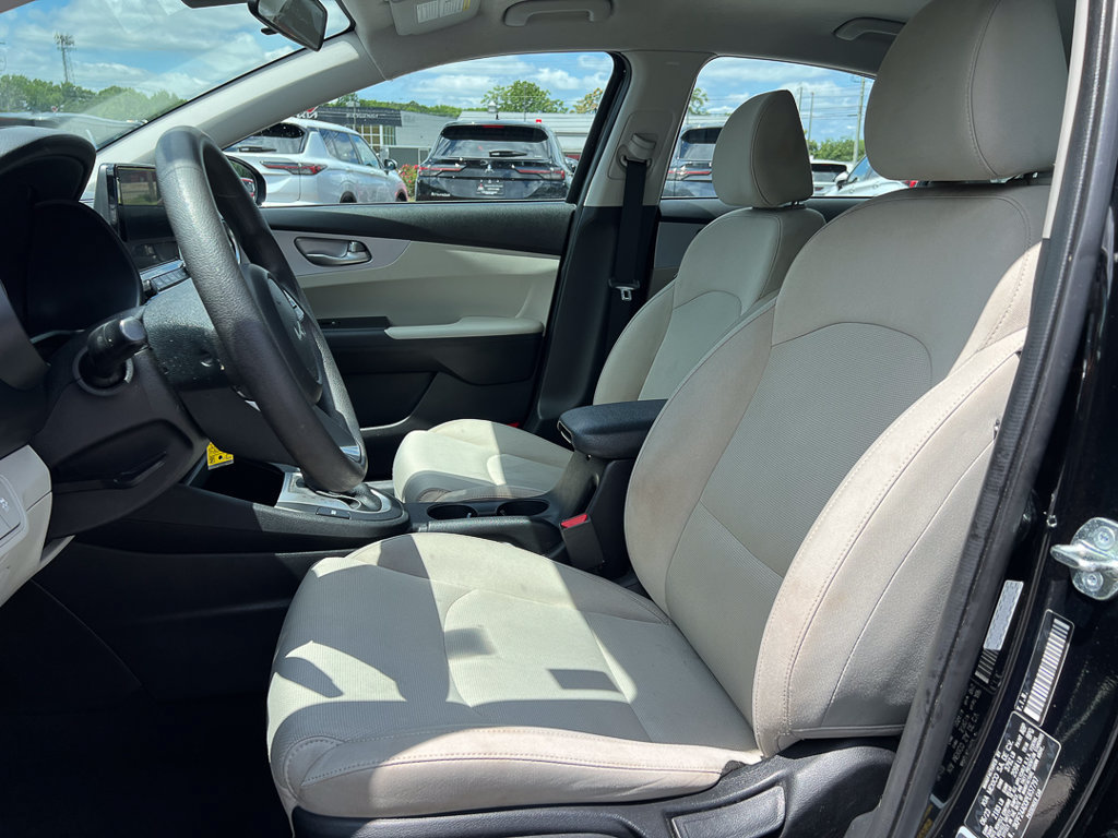 Used 2023 Kia Forte LXS FWD image 11