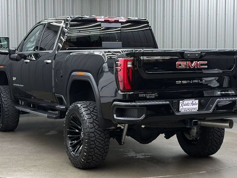 Used 2026 GMC Sierra 3500 Denali w/ Denali Reserve Package AWD/4WD image 3