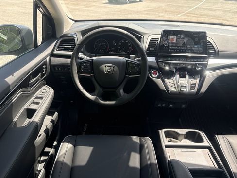 New 2026 Honda Odyssey Touring image 12