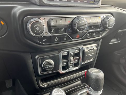 Used 2022 Jeep Wrangler Unlimited Sport image 26