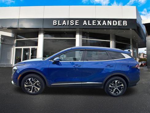 Used 2023 Kia Sportage EX AWD/4WD image 7