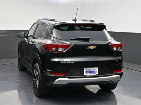 Used 2025 Chevrolet TrailBlazer LT w/ Convenience Package FWD image 6