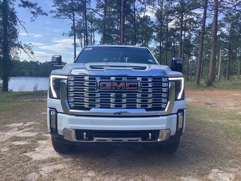 New 2026 GMC Sierra 2500 Denali w/ Denali Reserve Package AWD/4WD image 8