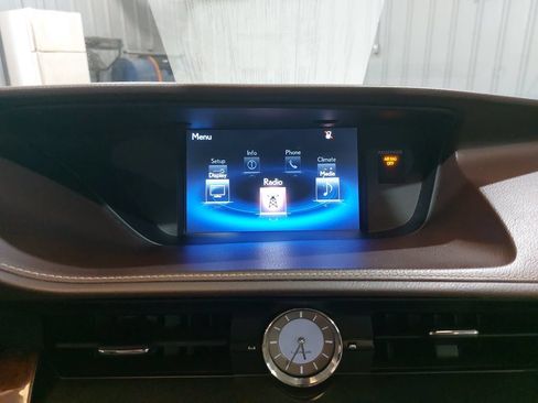 Used 2016 Lexus ES 350 w/ Premium Package w/Wood Trim FWD image 22