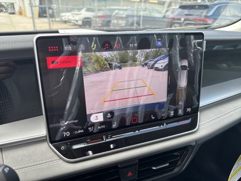New 2026 Volkswagen Tiguan SE FWD image 28