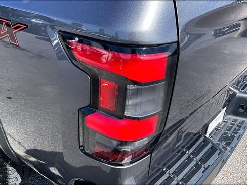 Used 2024 Nissan Frontier PRO-4X AWD/4WD image 20