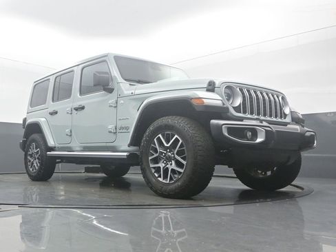 Used 2024 Jeep Wrangler Sahara AWD/4WD image 53